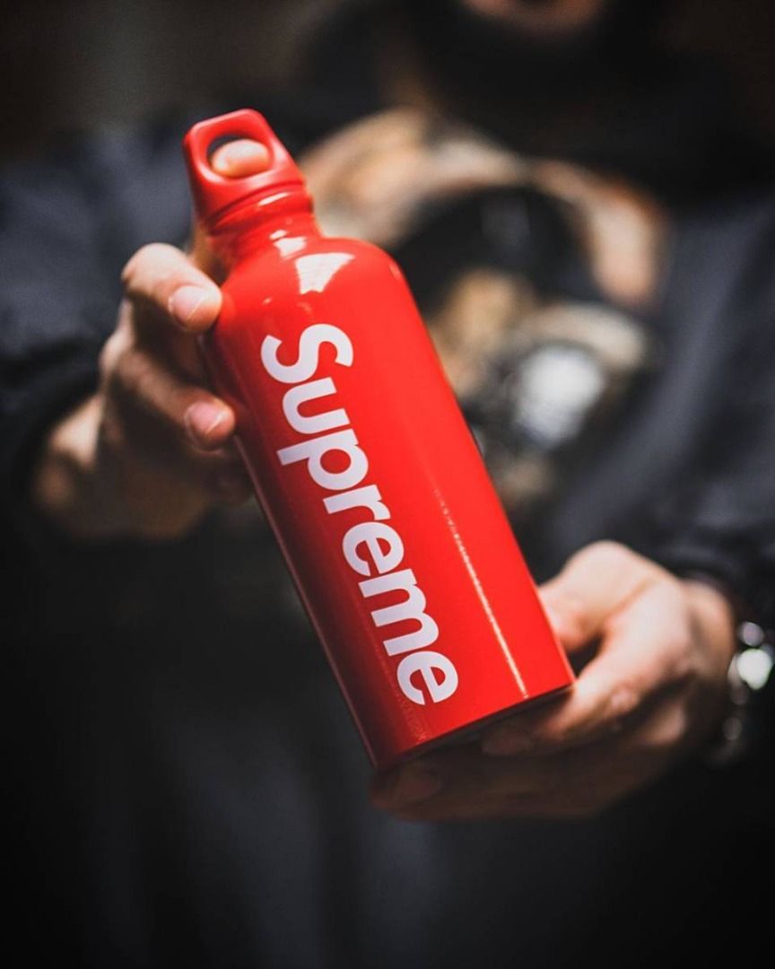 🇯🇵日本代購Supreme SIGG Traveller 0.6L Water Bottle Red Supreme水