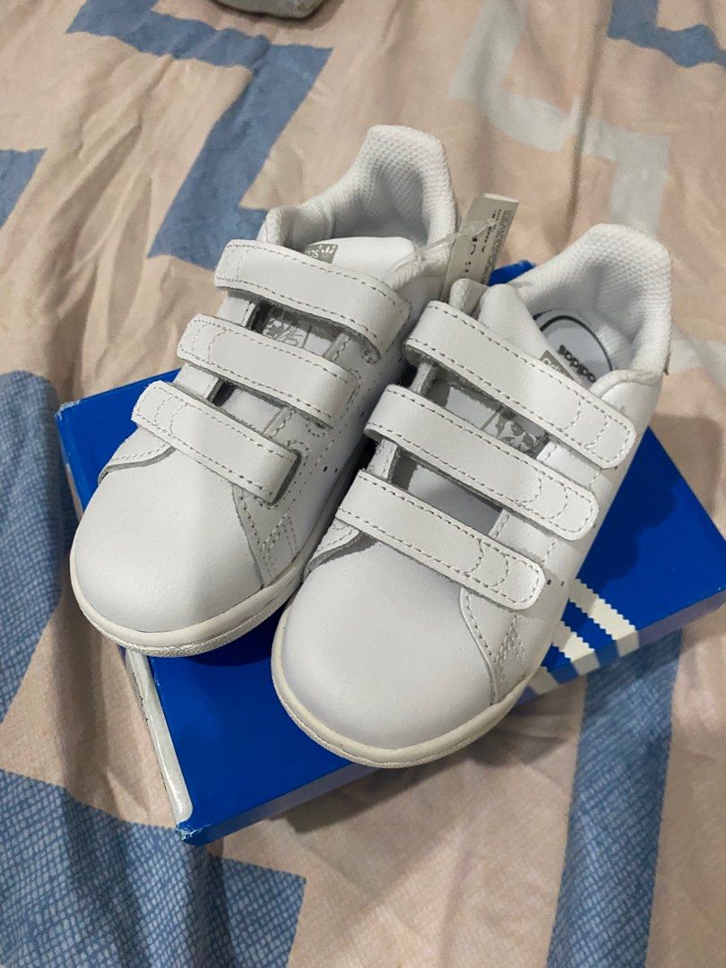 Adidas baby hotsell shoes stan smith