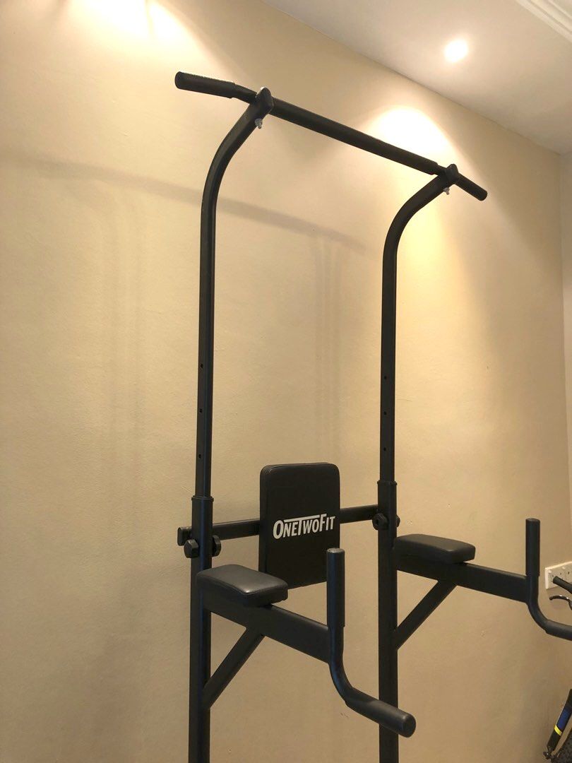 Gym pull up deals bar station