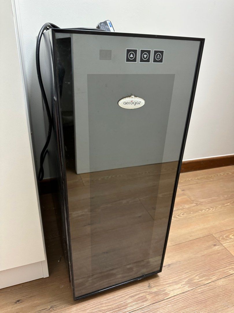 Aerogaz wine chiller, TV & Home Appliances, Kitchen Appliances, Wine