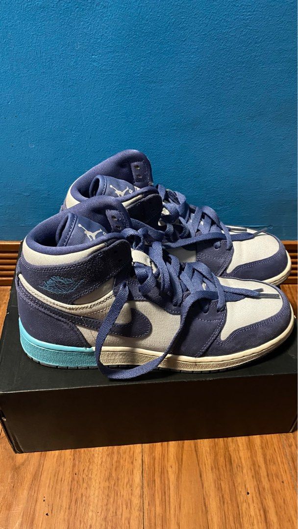 Air Jordan 1 Retro High GG (Category: Sneakers) located in Quezon City. Submitted by chicolove (Listing ID 1245616934, Image 3). Description: Air Jordan 1 Retro High GG Color: Blue Moon Barely used. Size : 6Y Decluttering used but not abused items. Shipping fee on top Booking arrangement via Lalamove or Grab c/o Buyer 📌 Shipping from Mandaluyong (M.Vicente) Mode of Payment: Gcash, BPI or Unionbank.