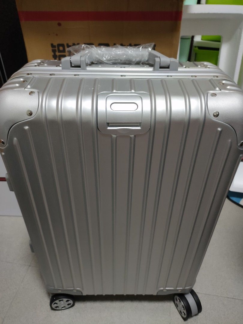 Aluminium magnesium alloy luggage clearance