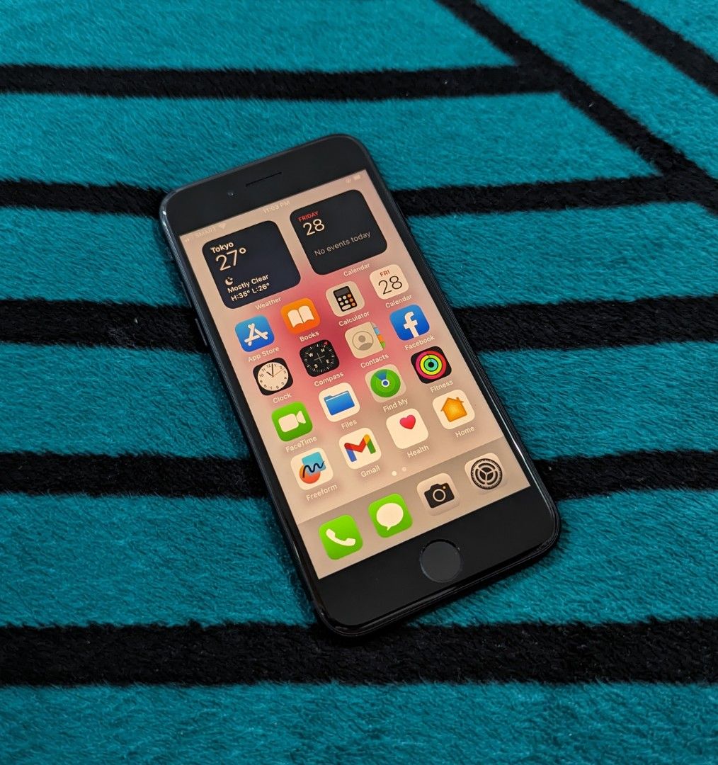 Apple iPhone SE 3rd Gen (2022) 5G Version still under Apple Warranty ...