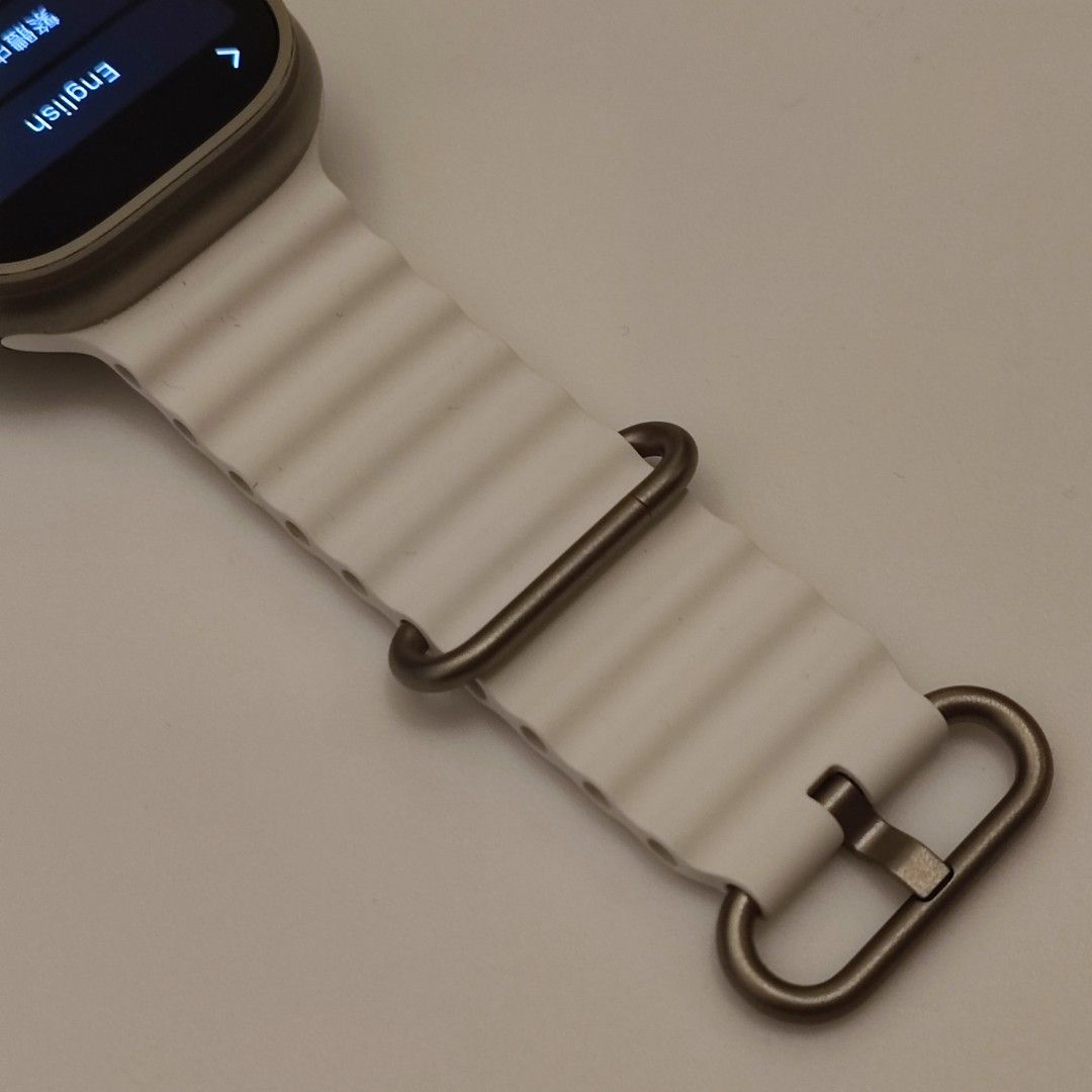 Apple Watch Ultra with White Ocean Band, 手提電話, 智能穿戴裝置及智能手錶 Carousell
