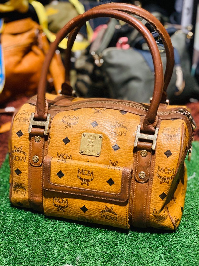 Mcm wallet attica shop