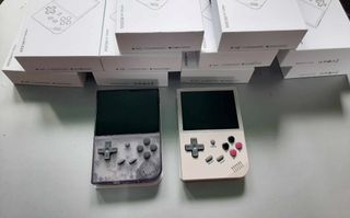 Brand New Anbernic RG35XX W/ Garlic OS 6500+ games installed
