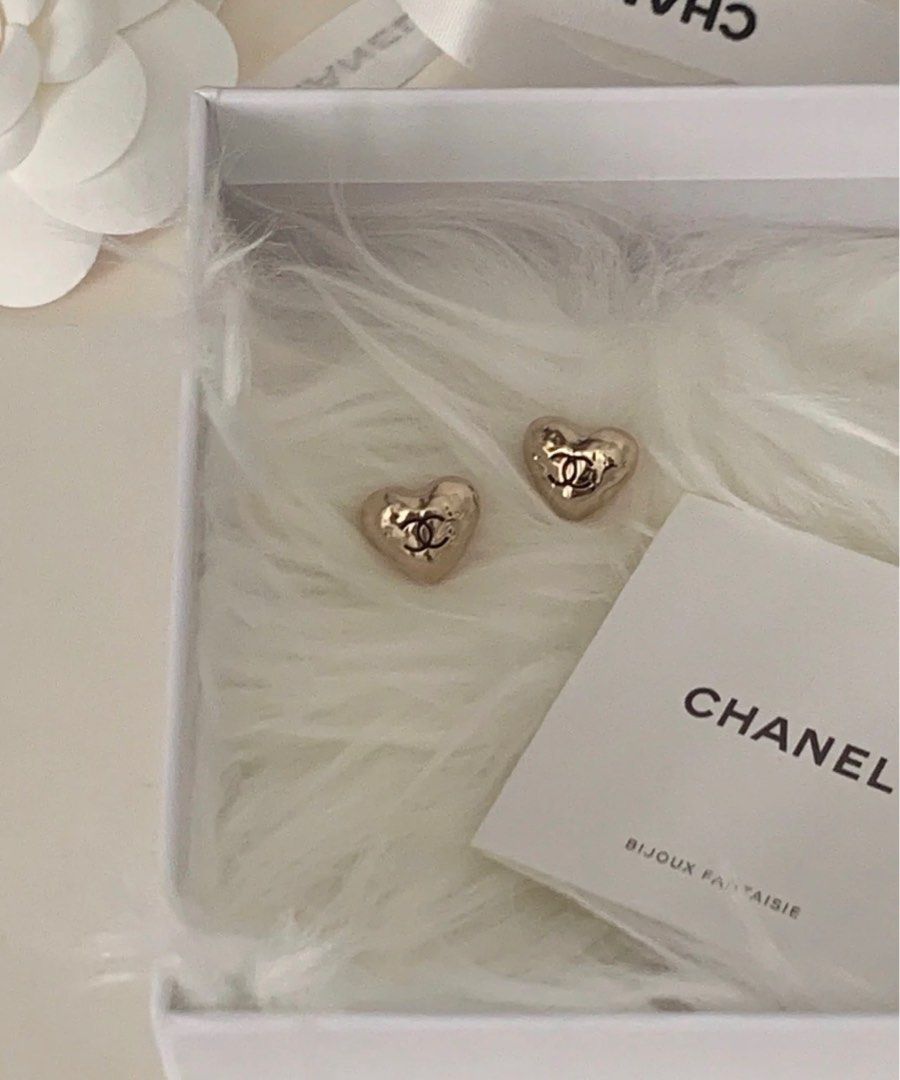 Chanel 22C Gold Mini Heart CC Logo Earrings Earstuds