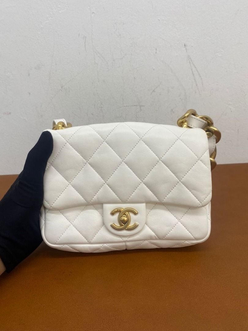 CHANEL 22S FLAP BAG WITH CHUNKY CHAIN STRAP SMALL WHITE CALFSKIN GHW  XLUC939A, Luxury, Bags & Wallets on Carousell
