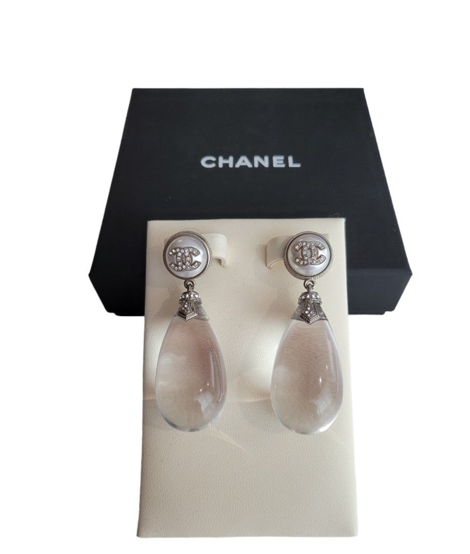 Chanel CC LOGO Pearl Teardrop Earrings