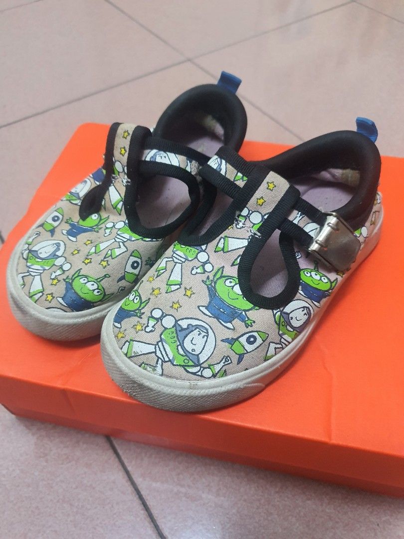 Clarks buzz lightyear outlet shoes