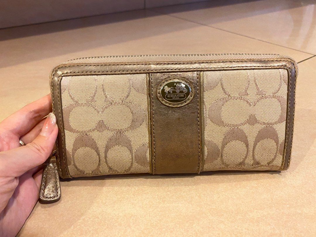 Coach vintage wallet Women s Fashion Bags Wallets Purses