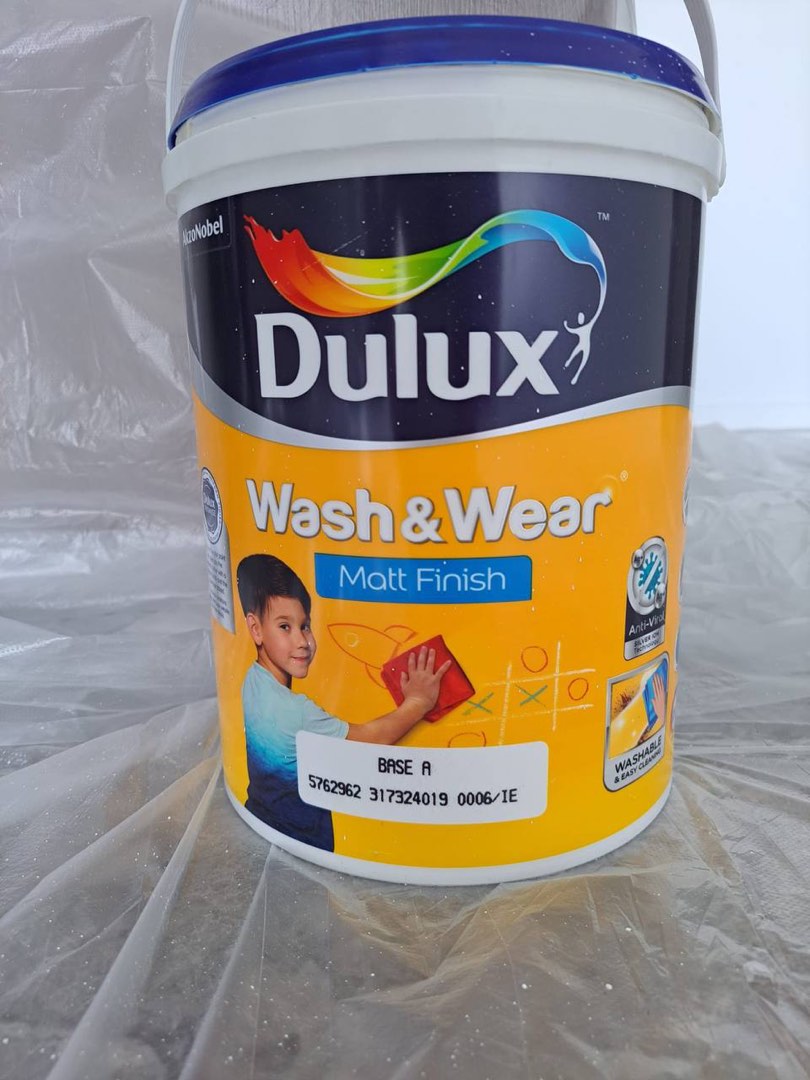 Dulux Wash & Wear Paint Matte Finish Sail White, Furniture & Home