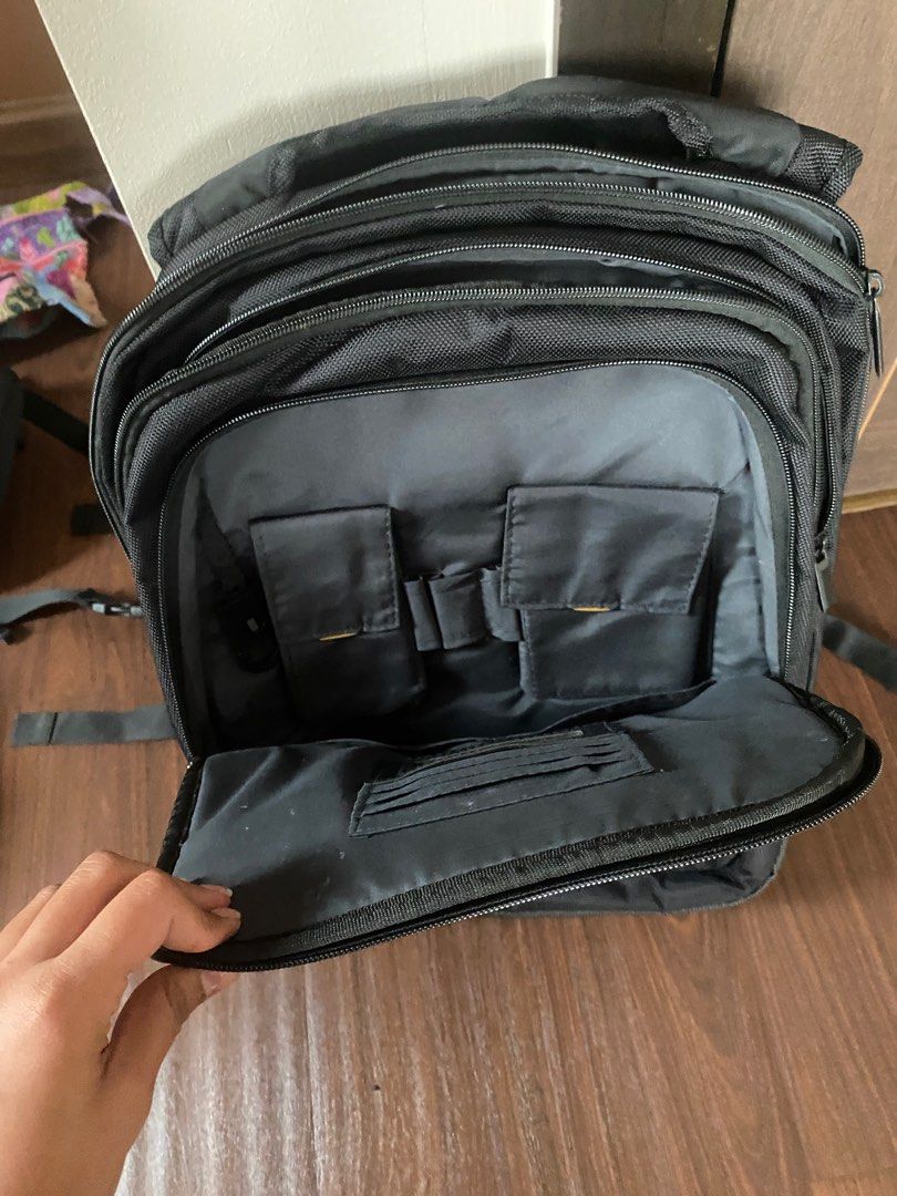 Ergonomic laptop bag Targus, Computers & Tech, Parts & Accessories