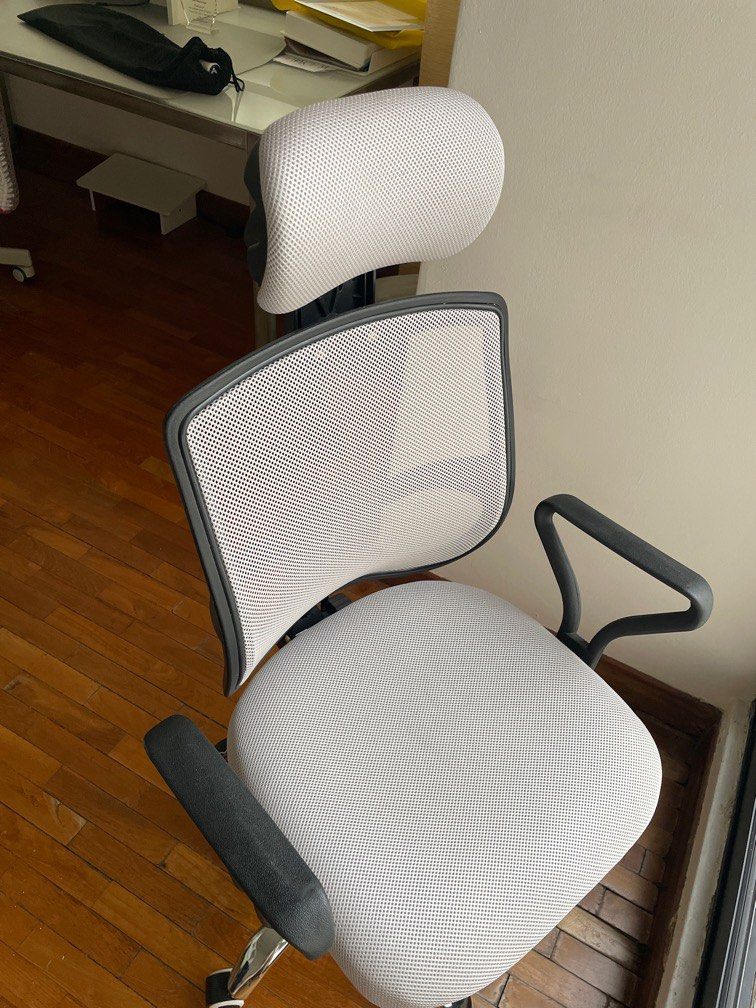 Office chair hotsell forty two