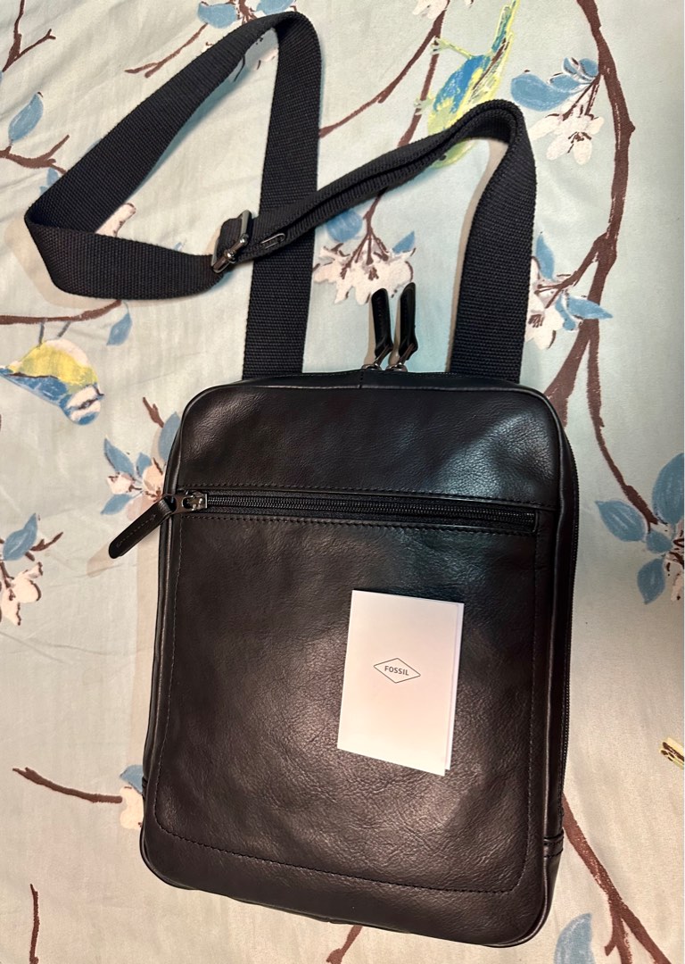 Fossil Kenton Courier Men s Fashion Bags Sling Bags on Carousell