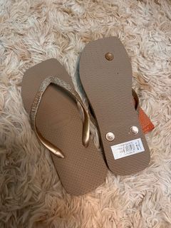 (Category: ) located in . Submitted by misschicpreloved (Listing ID 1245747297, Image 1). Description: .