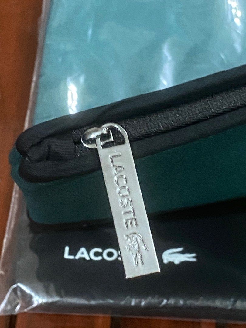 Pochette top ipad lacoste