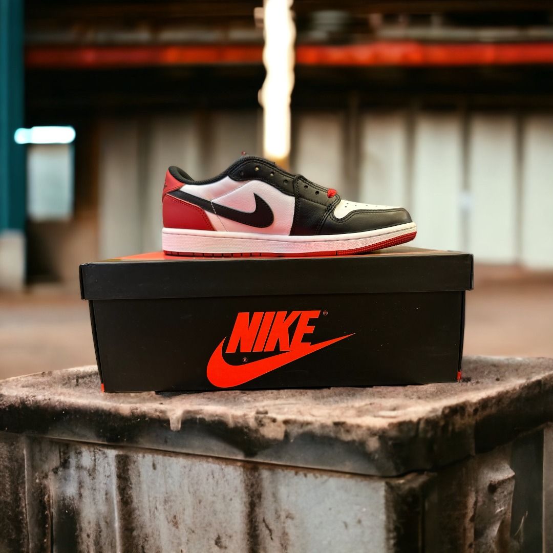 Jordan 1 Retro Low OG Black Toe (2023) CZ0790-106, 男裝, 鞋, 便服
