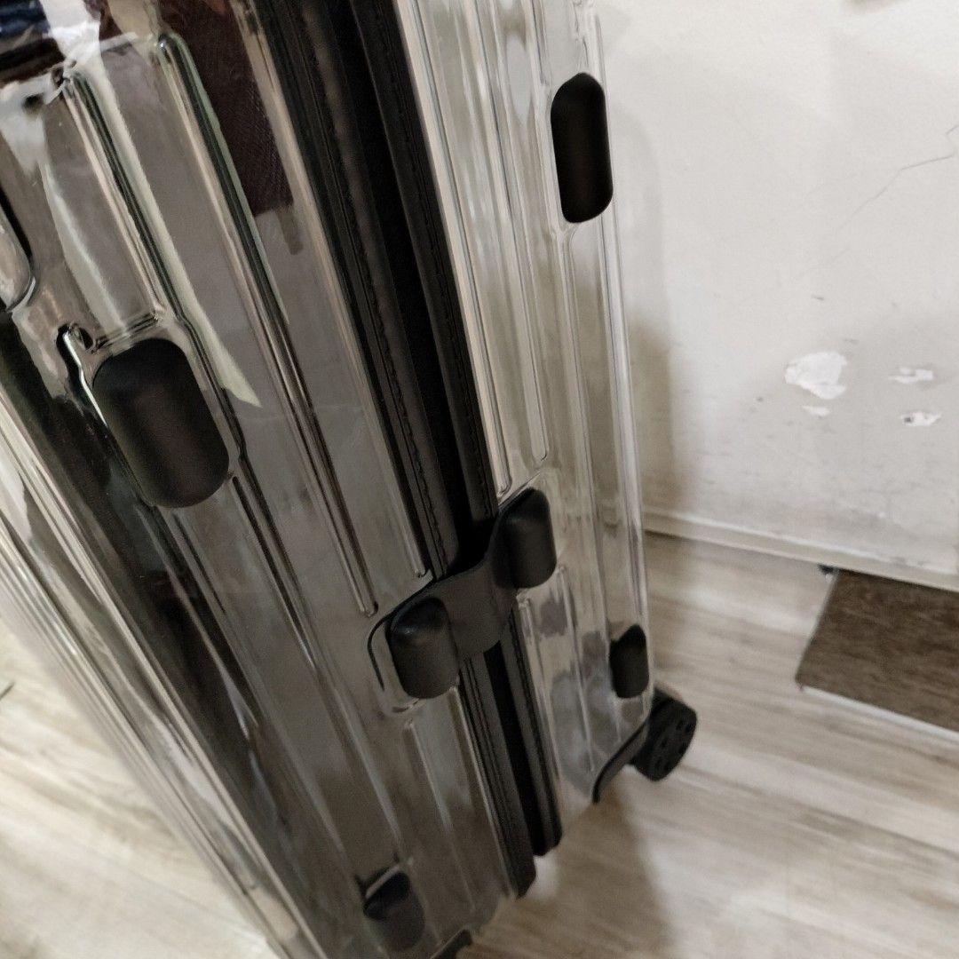 Koper Rimowa X Off white, Barang Mewah, Tas & Dompet di Carousell