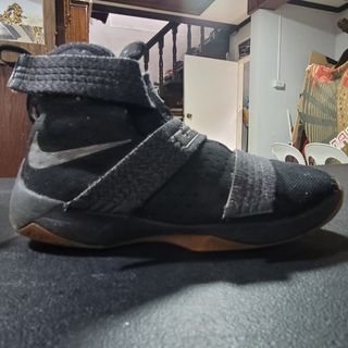 LEBRON NIKE SOLDIER SHOES