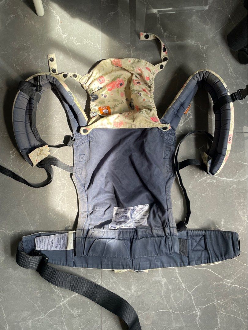 Limited Rosy Posy FTG Tula baby carrier with drool pads