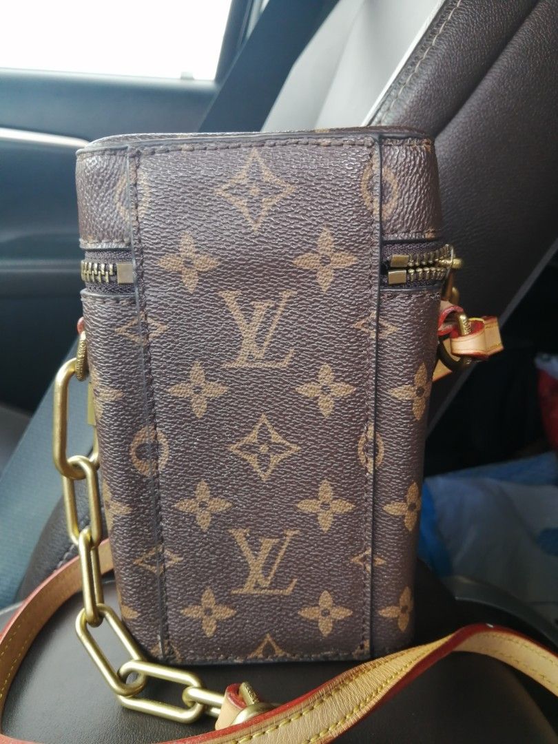 Louis Vuitton Phone Bag, Luxury, Bags & Wallets on Carousell