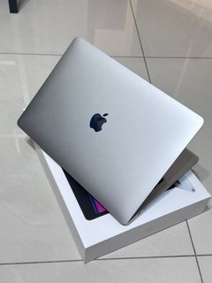 MacBook Pro M2 8/256銀色