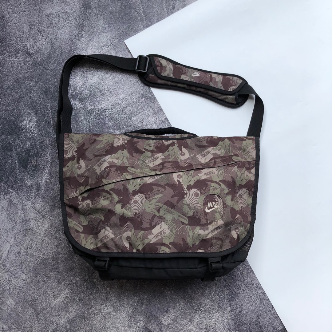 Messenger Bag Nike on Carousell