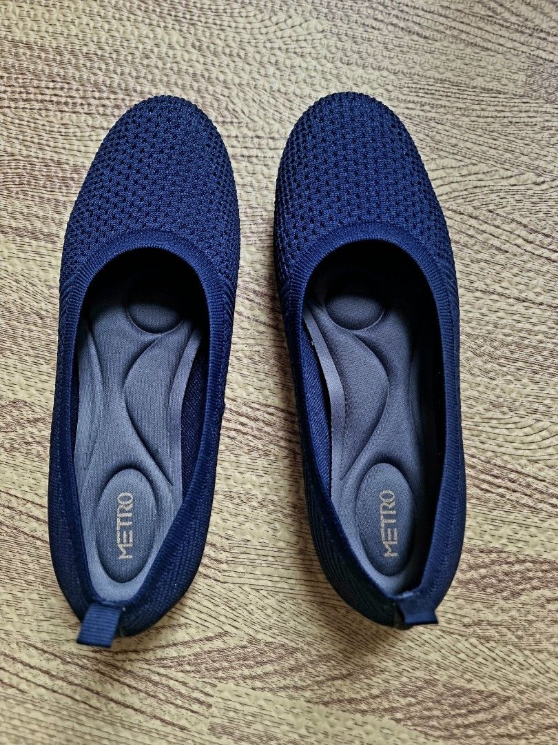 Metro flat shoes store