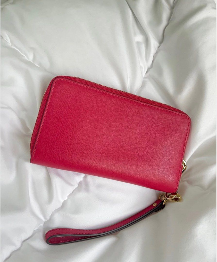 Pink Michael Kors Handbag | Handbag essentials, Girly bags, Bags