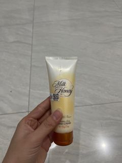 Milk and Honey Gold Oriflame Hand Cream