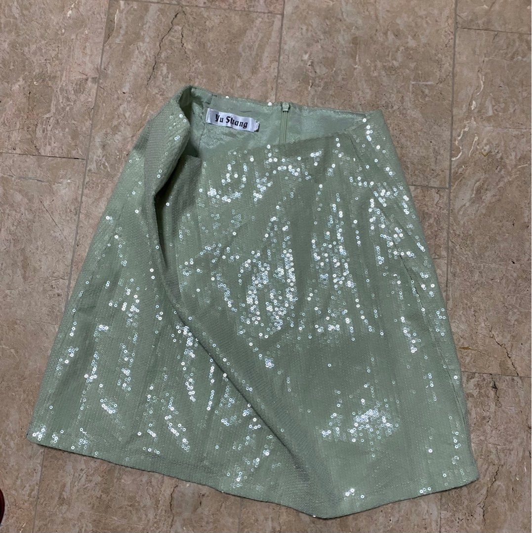 Lily Sequin Midi Skirt in Green