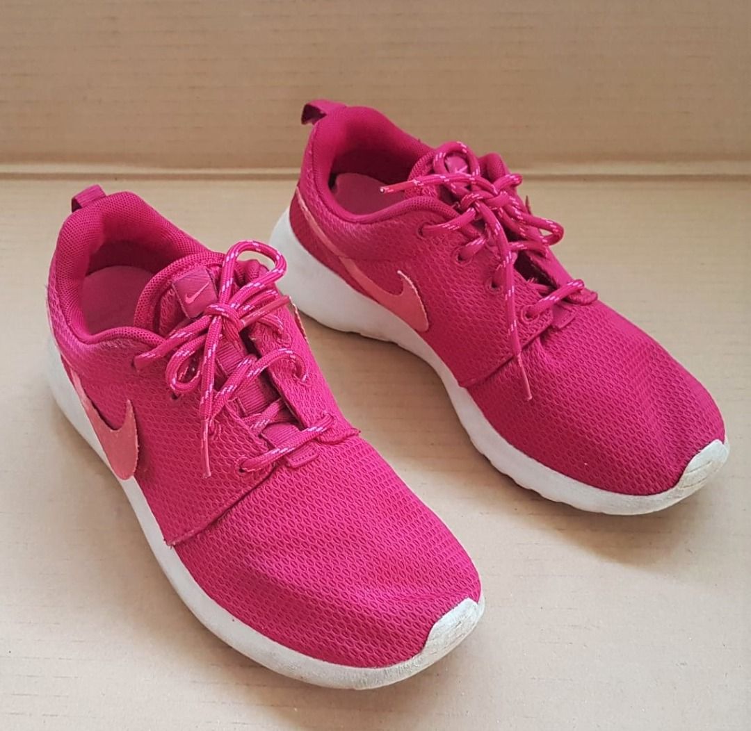NIKE Sneakers US 6.5 UK 4 Euro 37.5 Nike Roshe Run One Dark Fireberry Pink Pow White Original Active Lifestyle Old Skool Designer Footwear