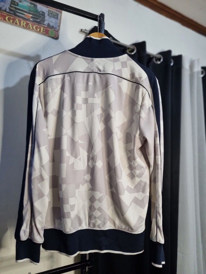Nike Track Jacket Wrap Around print