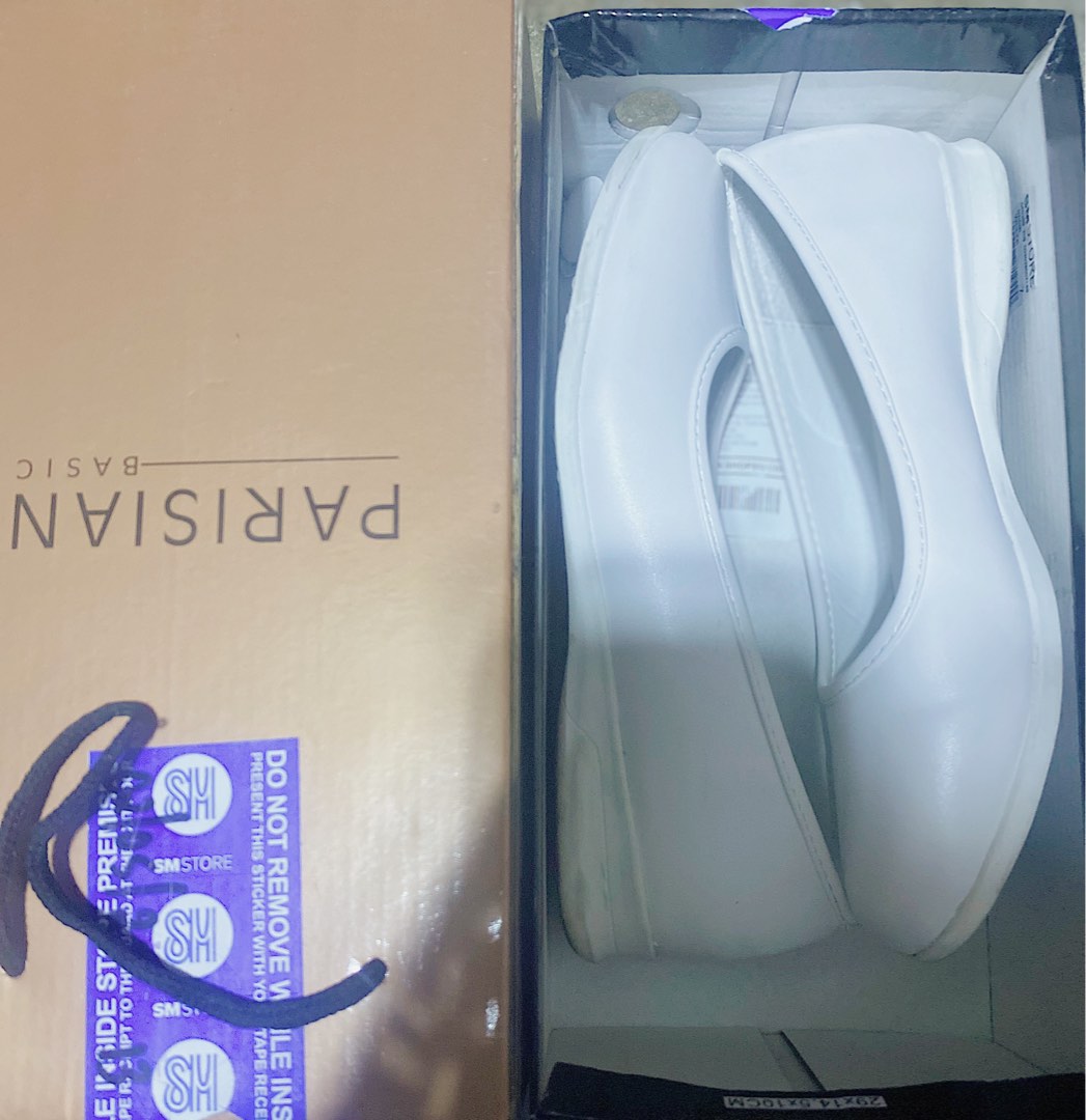 NURSING MED WHITE SHOES, Women's Fashion, Footwear, Flats & Sandals on ...