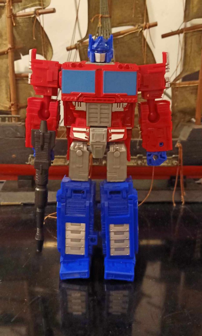 Optimus prime, Hobbies & Toys, Toys & Games on Carousell