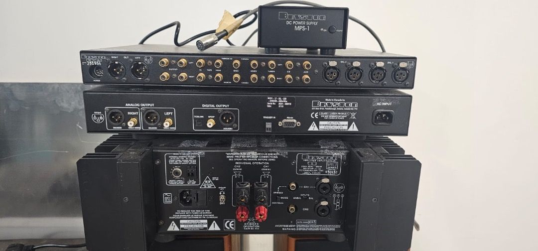 Preamp, CD player and amplifier (not working), Audio, Soundbars