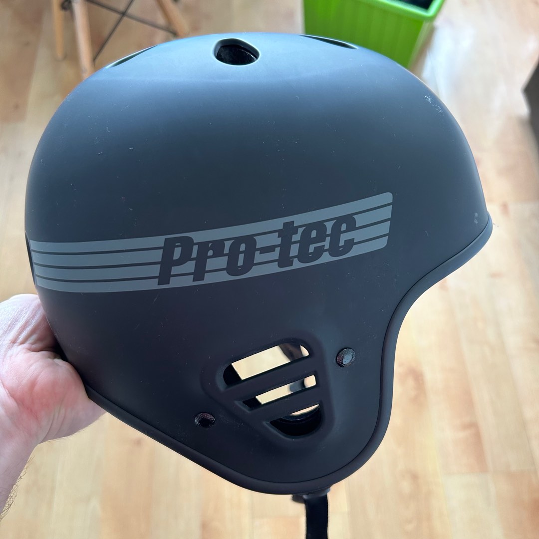 Protec helmet L size, Sports Equipment, Sports & Games, Skates