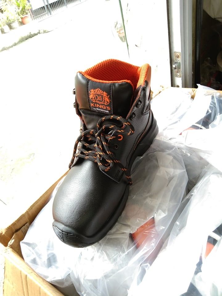 SAFETY SHOES KINGS, Men's Fashion, Footwear, Casual Shoes on Carousell