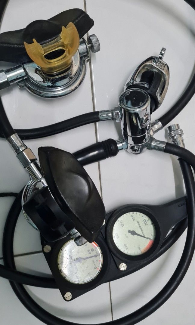 Scubapro MK10 vintage R109 scuba diving regulator, Sports Equipment