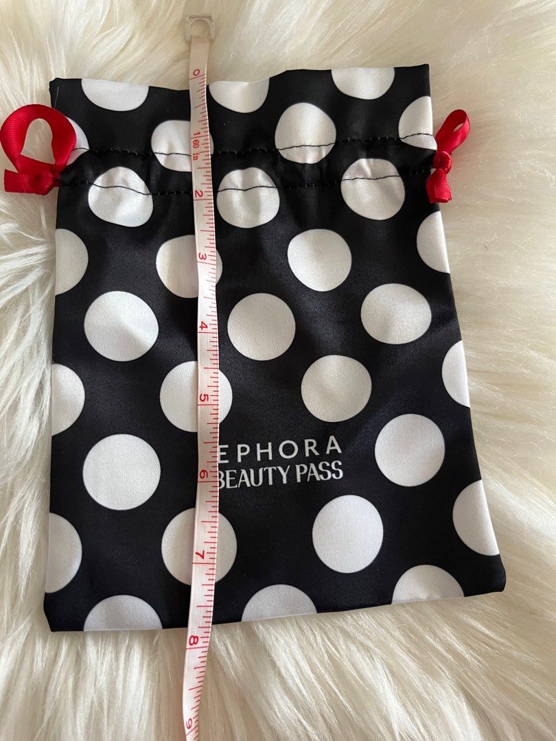 SEPHORA BEAUTY PADD POUCH BAG (Category: Makeup) located in Makati City. Submitted by cashfrancefashioncosmetics_ph (Listing ID 1245694077, Image 2). Description: SEPHORA BEAUTY PASS POUCH SIZE IS POSTED ORIGINAL .