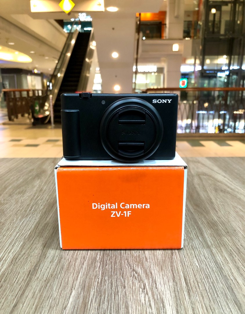 Sony ZV1F ZV1F Digital Camera (99 new) Sony Malaysia warranty till