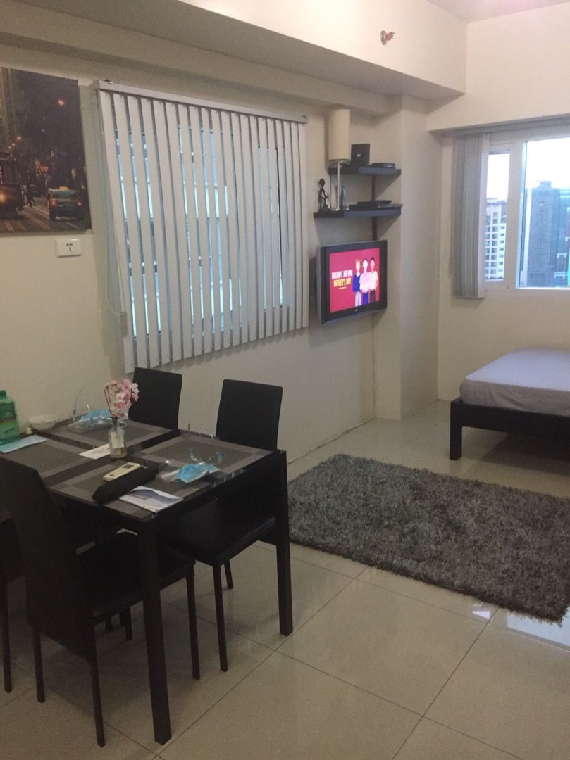 Studio Corner Unit Condo For Rent at The Beacon Makati, Property ...