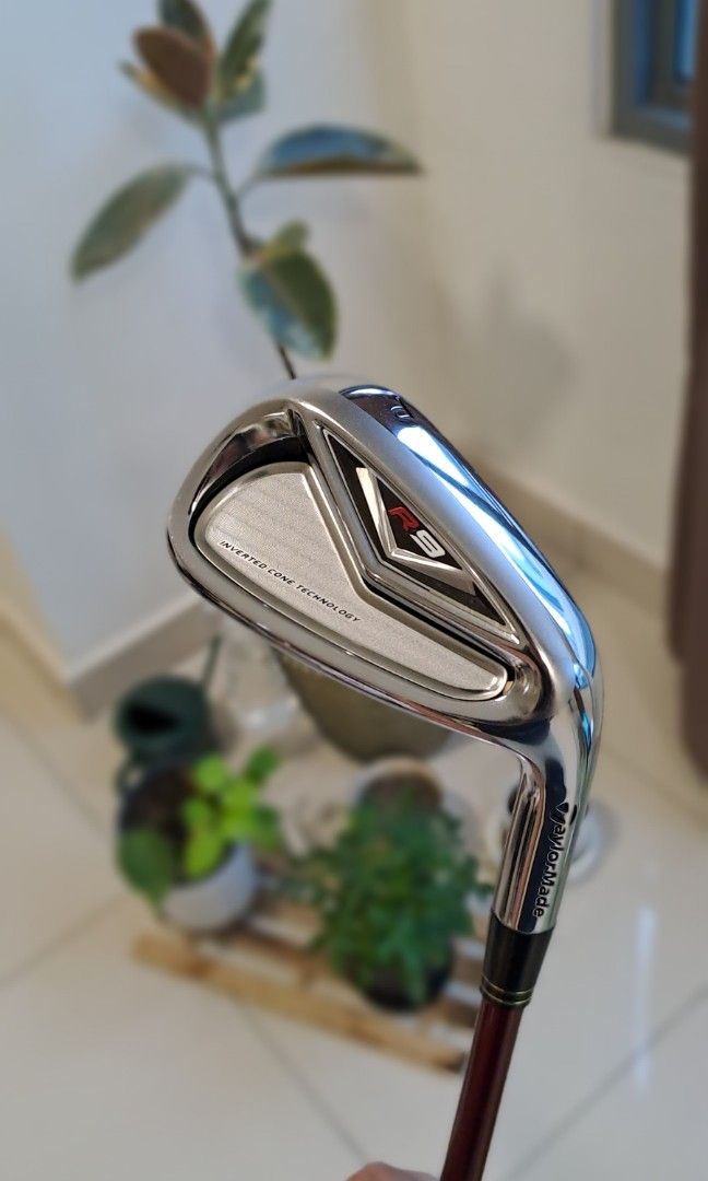 Taylormade R9 Pitching Wedge, Sports Equipment, Sports & Games, Golf on