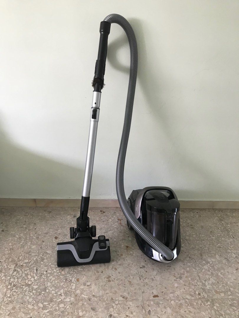 Tefal TW7260 Silence Force Cyclonic Bagless Vacuum Cleaner, TV & Home ...