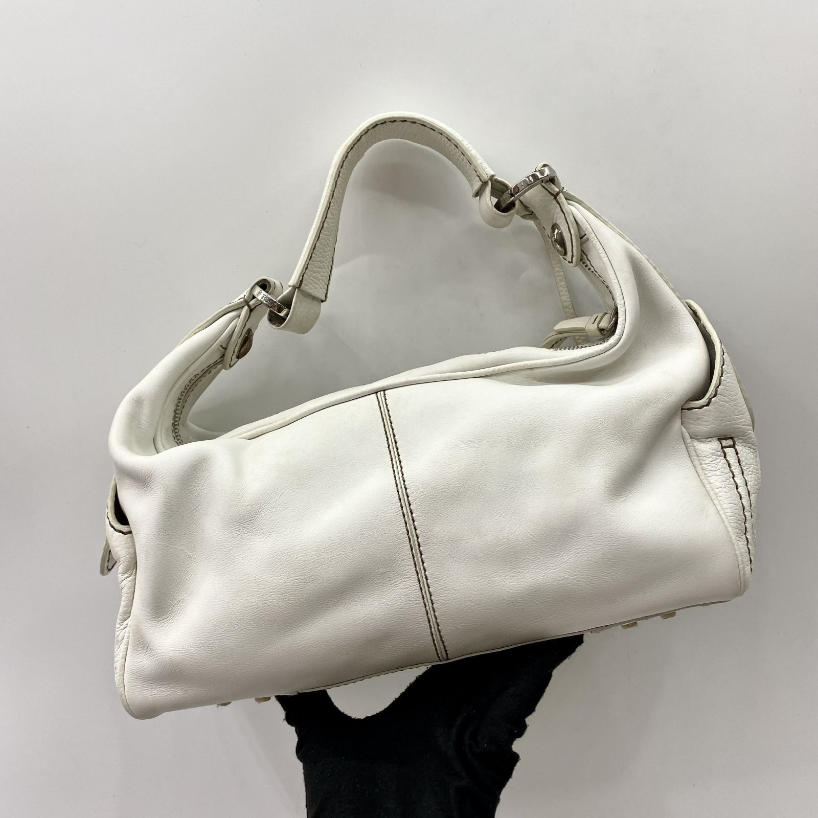 White leather shoulder bag discount
