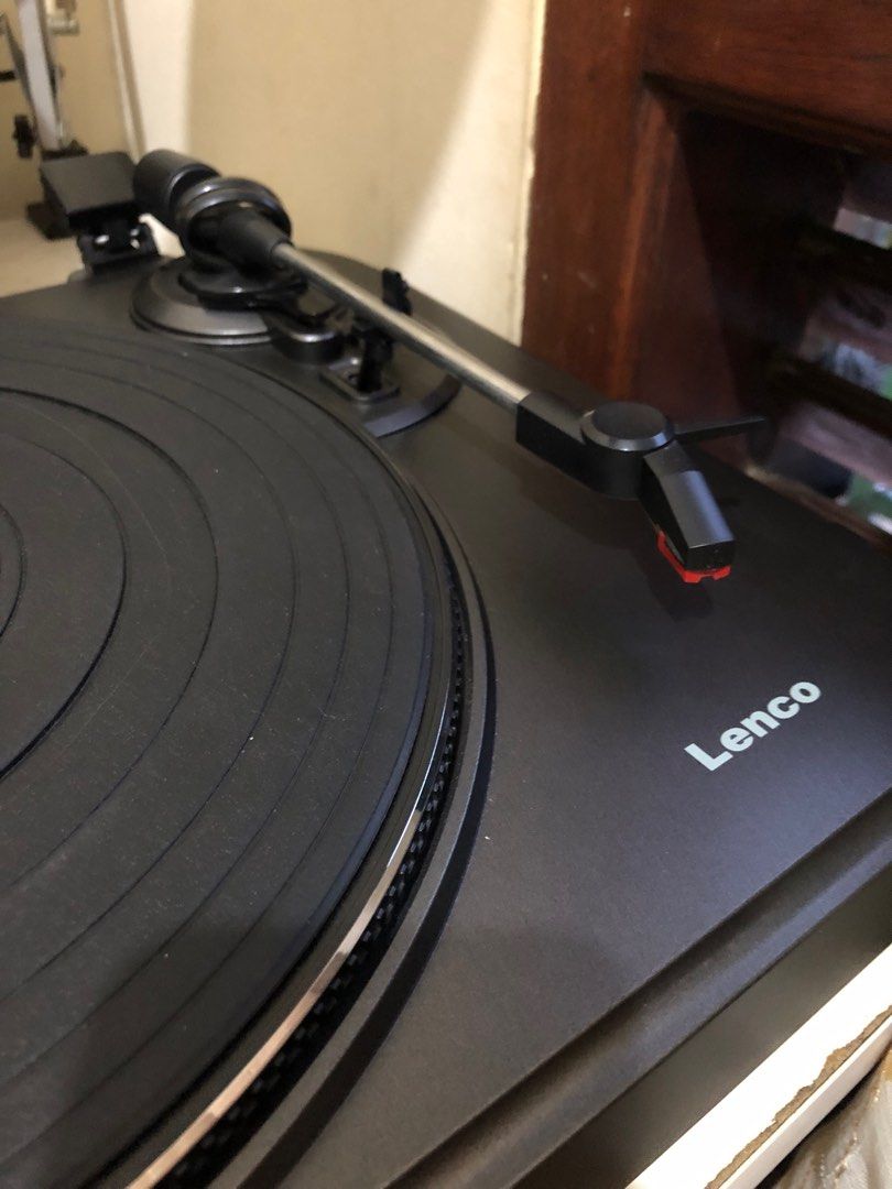 Turntable Lenco masih bagus on Carousell