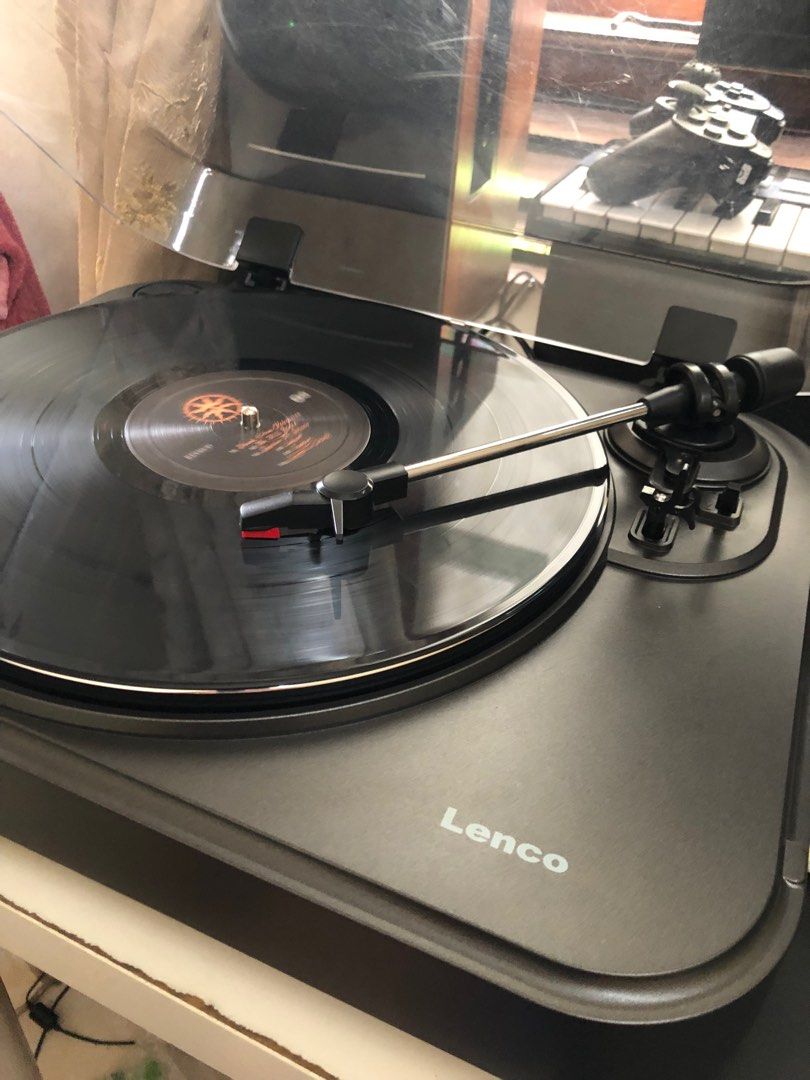 Turntable Lenco masih bagus on Carousell
