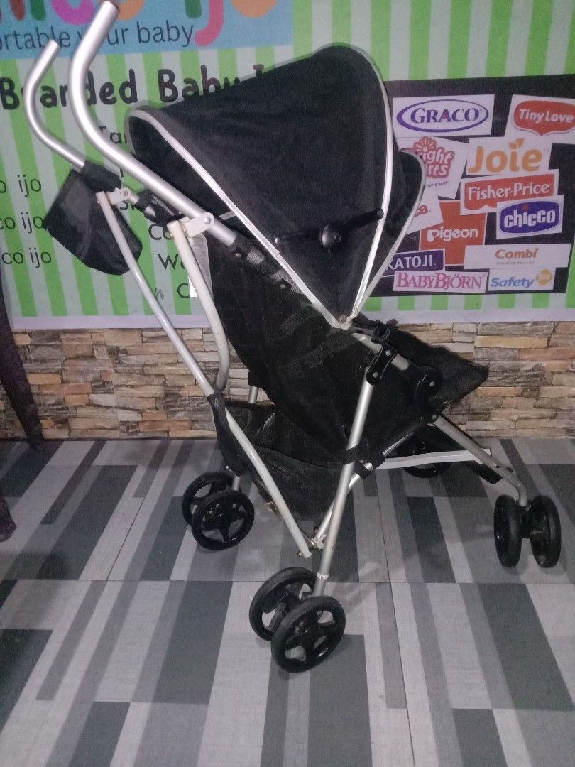 Umbrella type lightweight (Category: Strollers) located in Caloocan City. Submitted by Unicoijo02 (Listing ID 1245761799, Image 3). Description: umbrella type stroller lightweight.