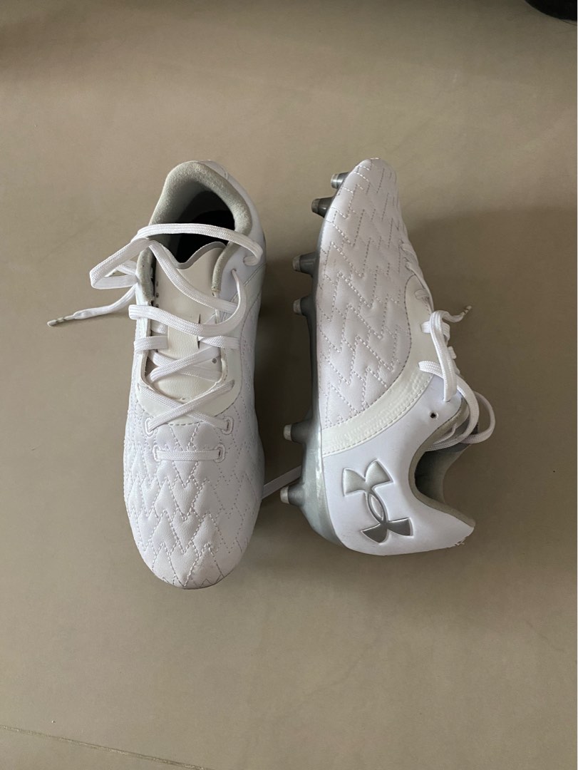 Under armour sales soccer cleats